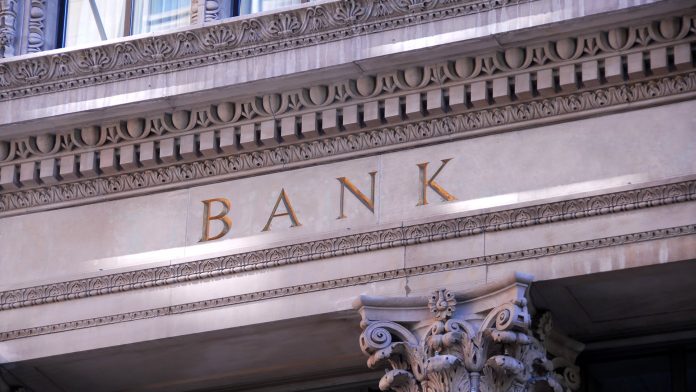 Banks Including JPMorgan and Citi Pull Back as Earnings Season Begins